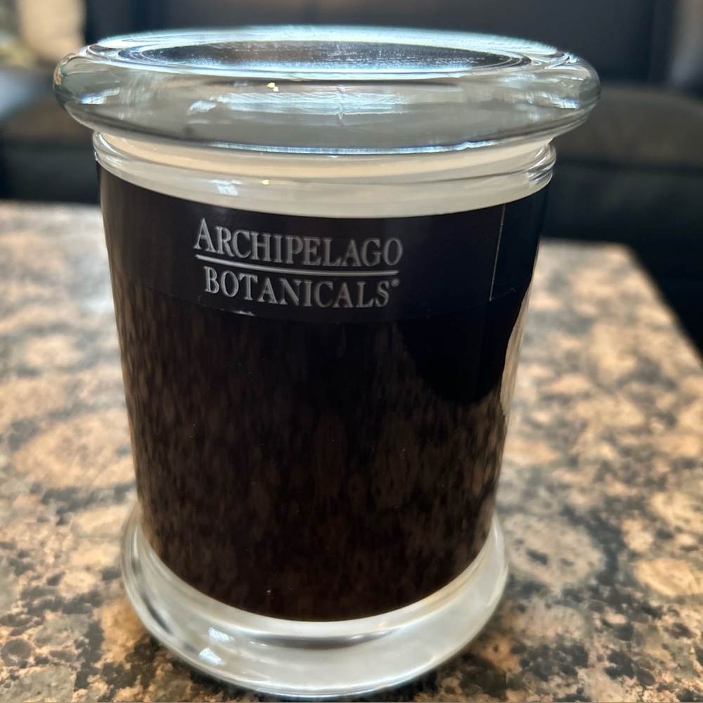 Archipelago Botanicals HAVANA Candle Cuban Tobacco Leaf 60 Hours NEW Single Wick - Picture 6 of 6